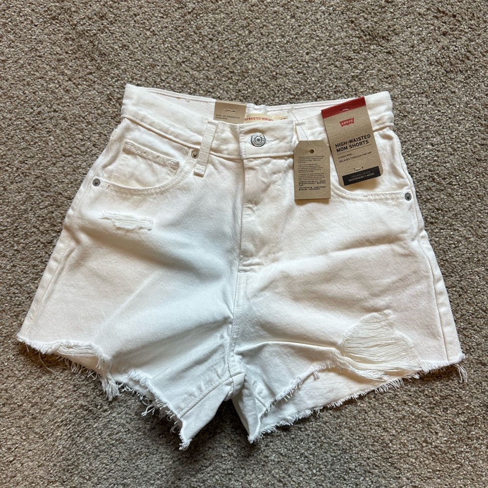 NWT Levi's Women's White Denim Shorts